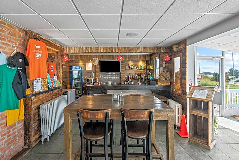 Edge of the Avalon Inn