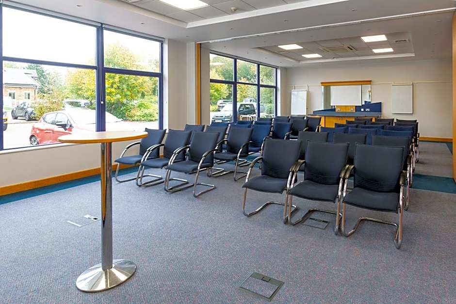 Holiday Inn Express Milton Keynes By IHG