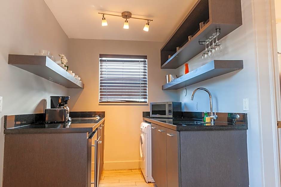 Seaside All Suites Hotel