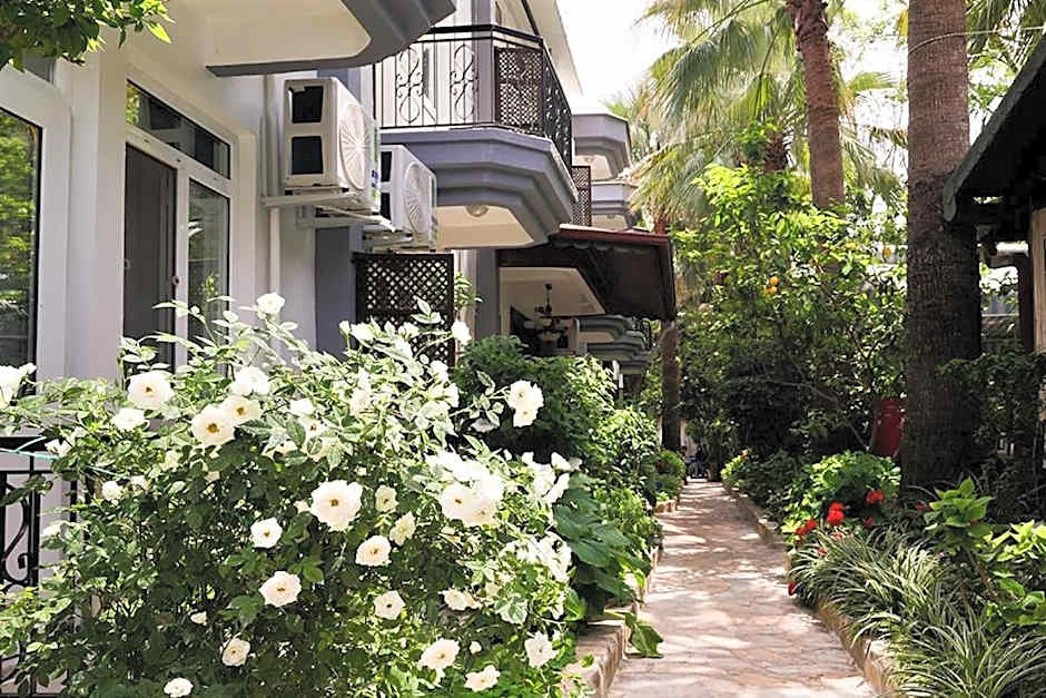 Canada Hotel & Bungalows