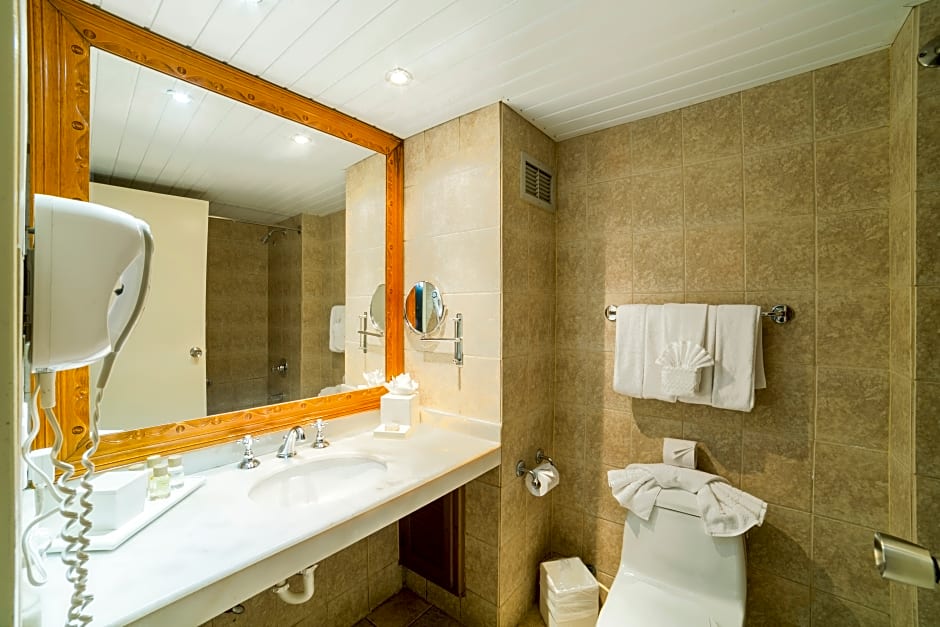 TRYP by Wyndham Aruba Adults Only Hotel