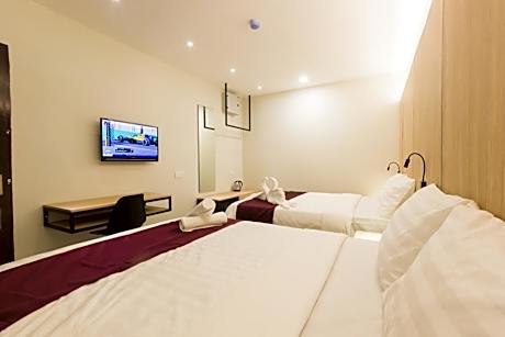 Classic Quadruple Room