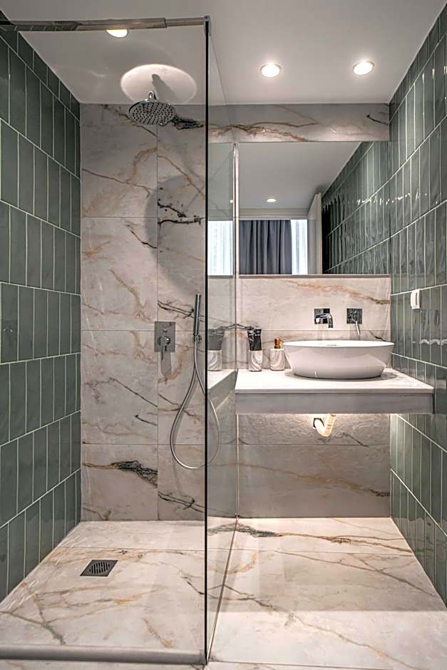 Belle Athenes - Luxury Rooms at Monastiraki Railway Station