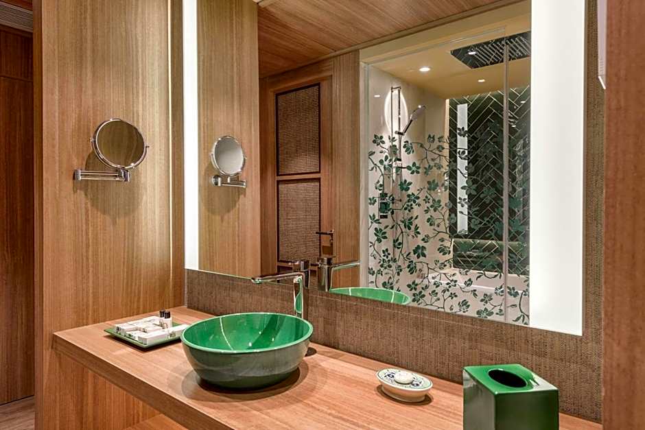 Querencia de Sevilla, Autograph Collection