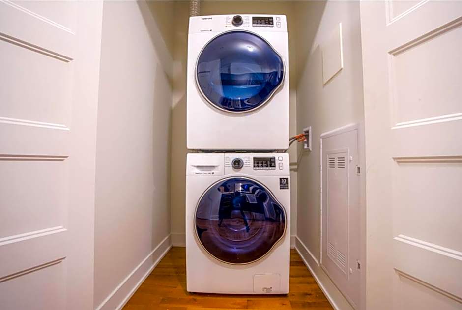 Rozenhaus Montreal Hotel