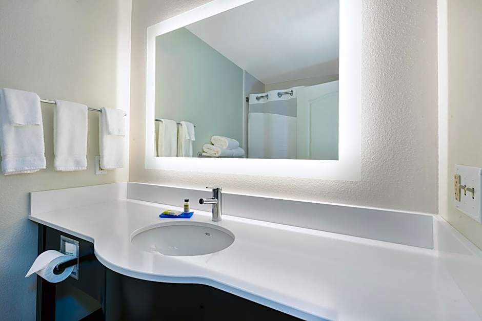 Holiday Inn Express And Suites Effingham By IHG