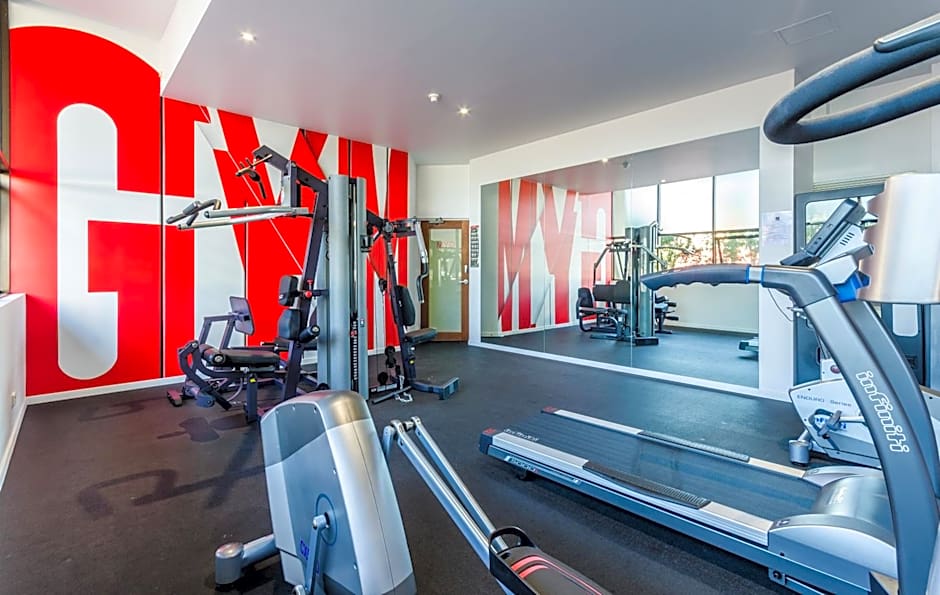 Hillcrest Apartment Hotel (formerly Central Hillcrest Apartments)