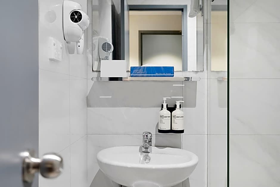 Breakfree on Broadway Sydney