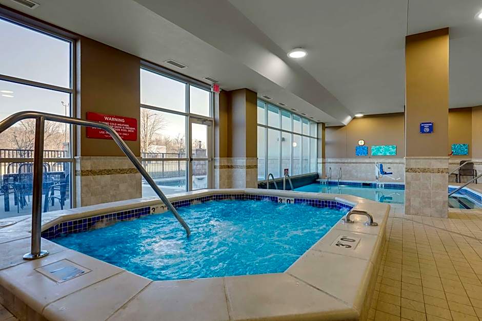 DRURY INN & SUITES MT VERNON