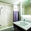 La Quinta Inn & Suites by Wyndham Clearwater South