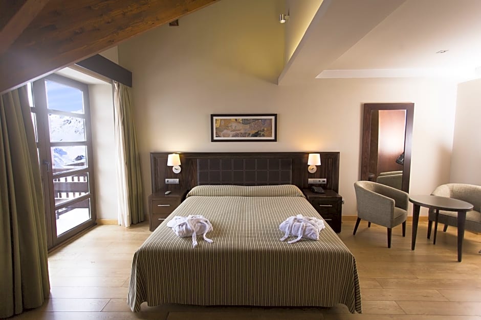 Fun Aragon Hills Hotel & Spa