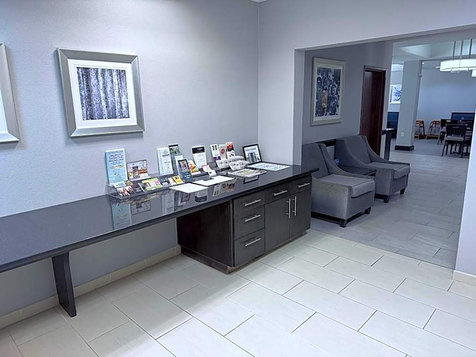 Holiday Inn Express & Suites Bonham By IHG