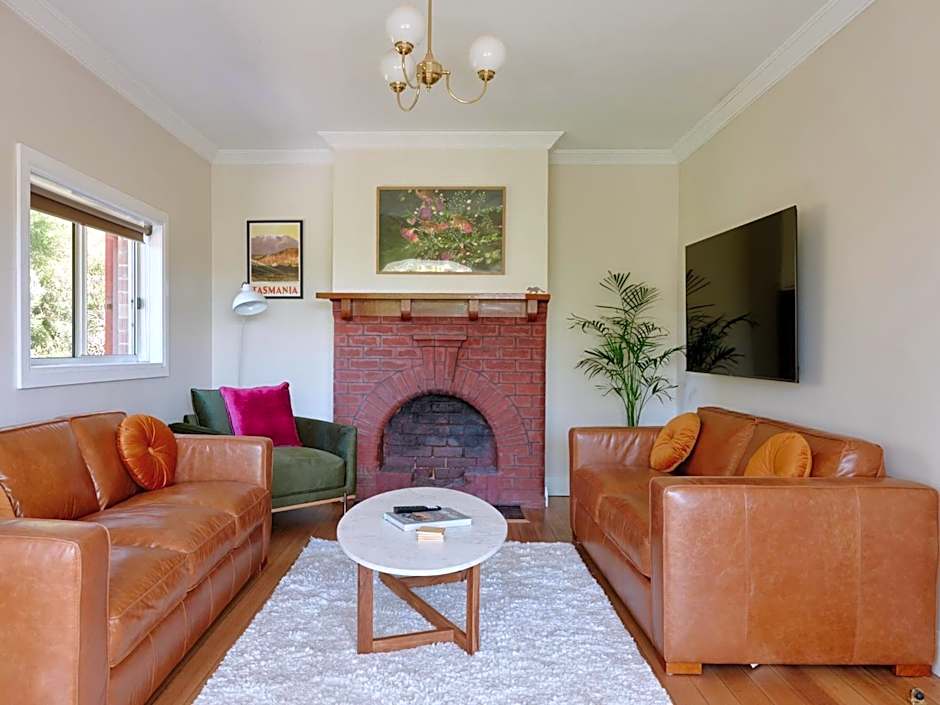 Comfort in Sandy Bay next to the Rivulet