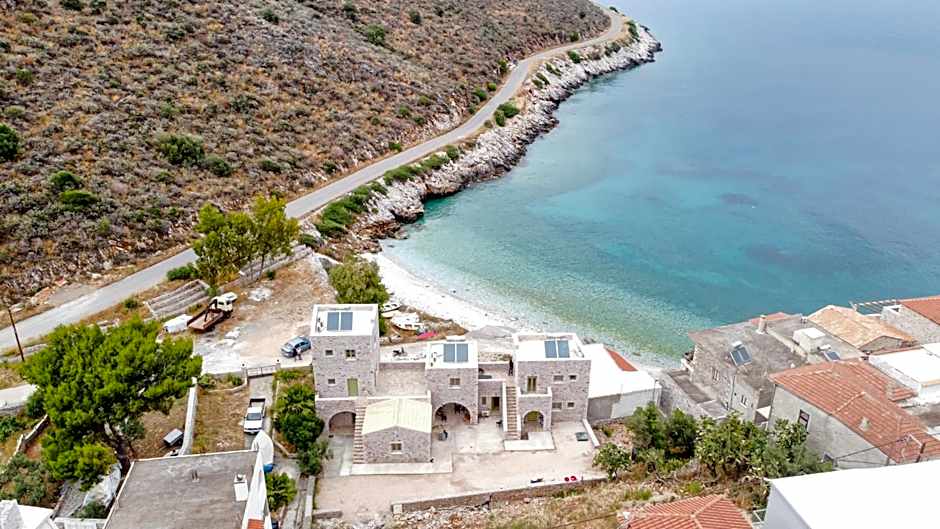 Arapis Rooms & Suites