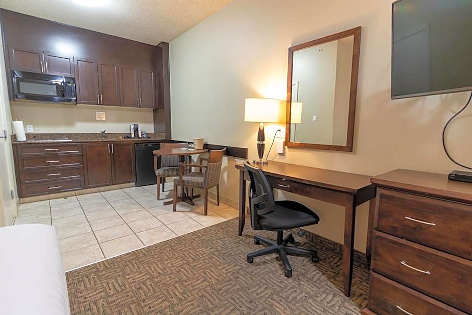 BCMInns - Lac La Biche