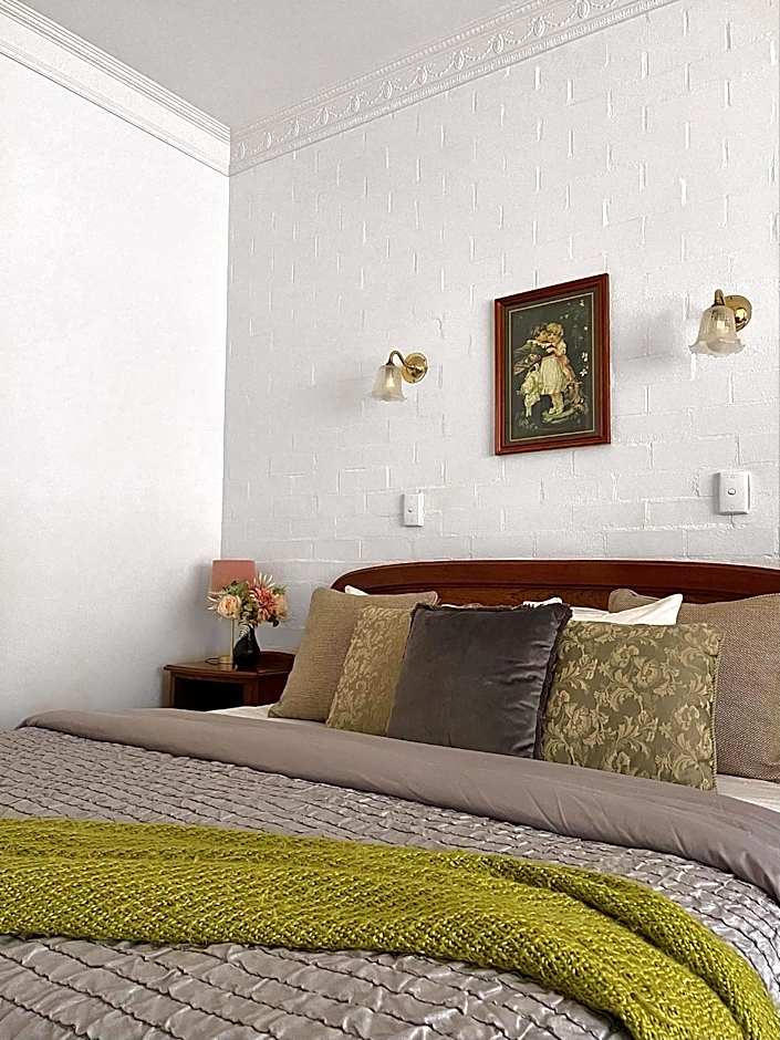 Victoria House Motor Inn