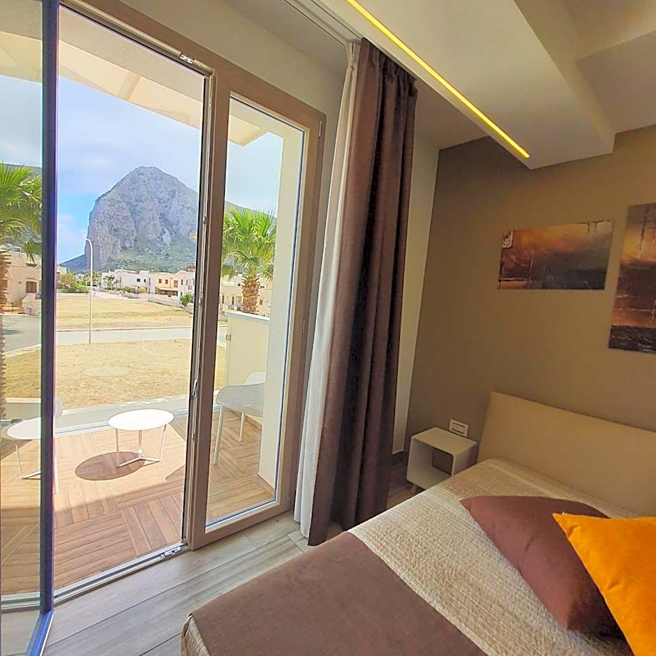 Sundeck Hotel