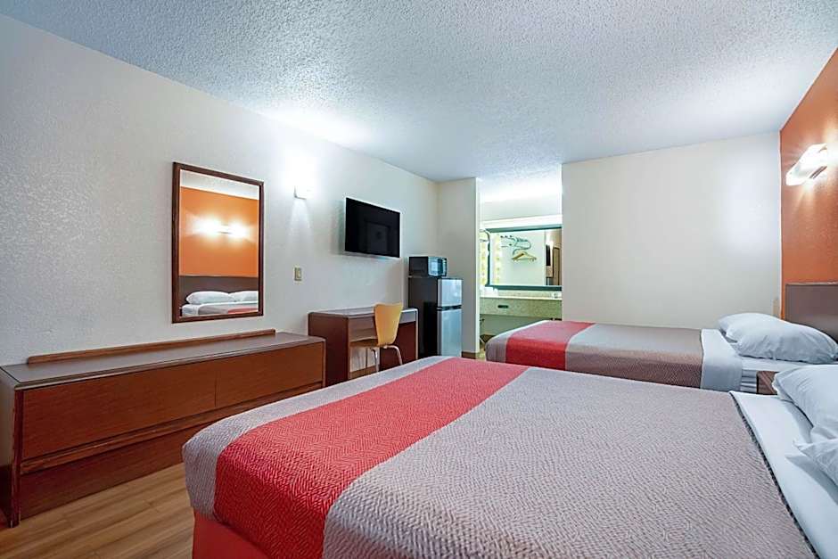 Motel 6-Covington, TN