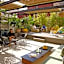 Chic & Basic Lemon Boutique Hotel