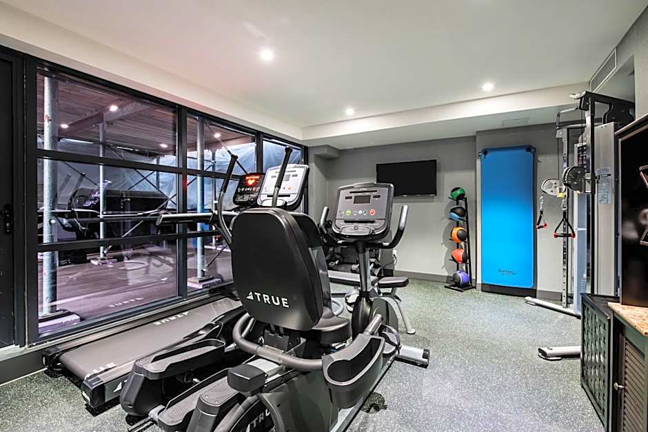 Wingate by Wyndham Long Island City