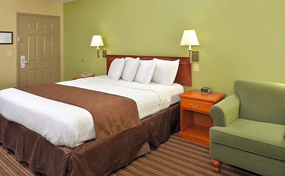 Americas Best Value Inn & Suites University Ave
