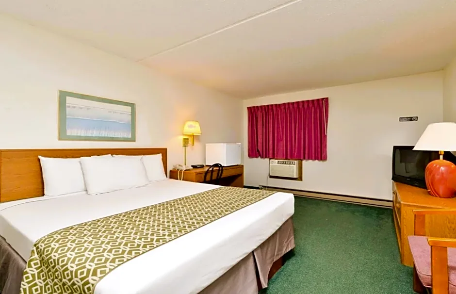 OYO Hotel Pipestone MN, Canterbury Park