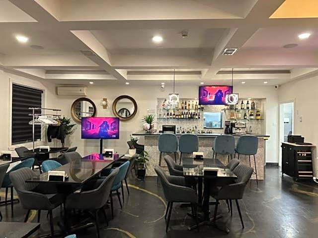 Days Inn by Wyndham Montreal East