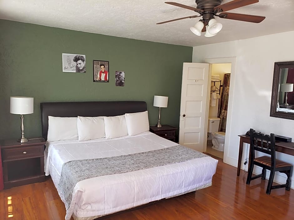 Deluxe Inn