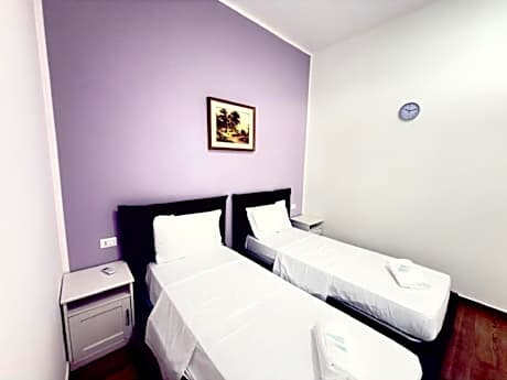 Standard Twin Room with Shared Bathroom