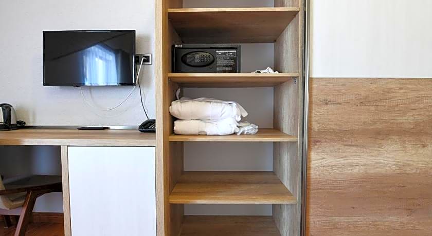 Ereto Hotel by SnowTime