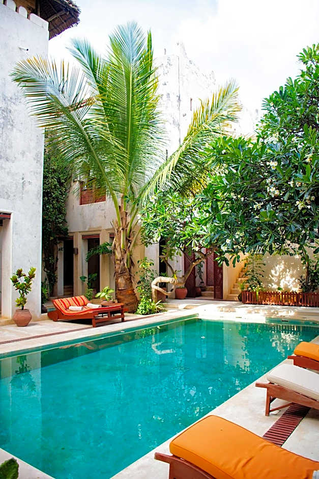 LAMU HOUSE