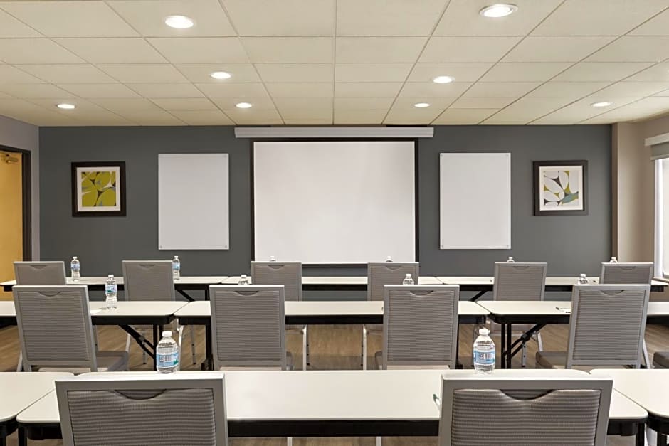 Wingate by Wyndham Cincinnati Blue Ash