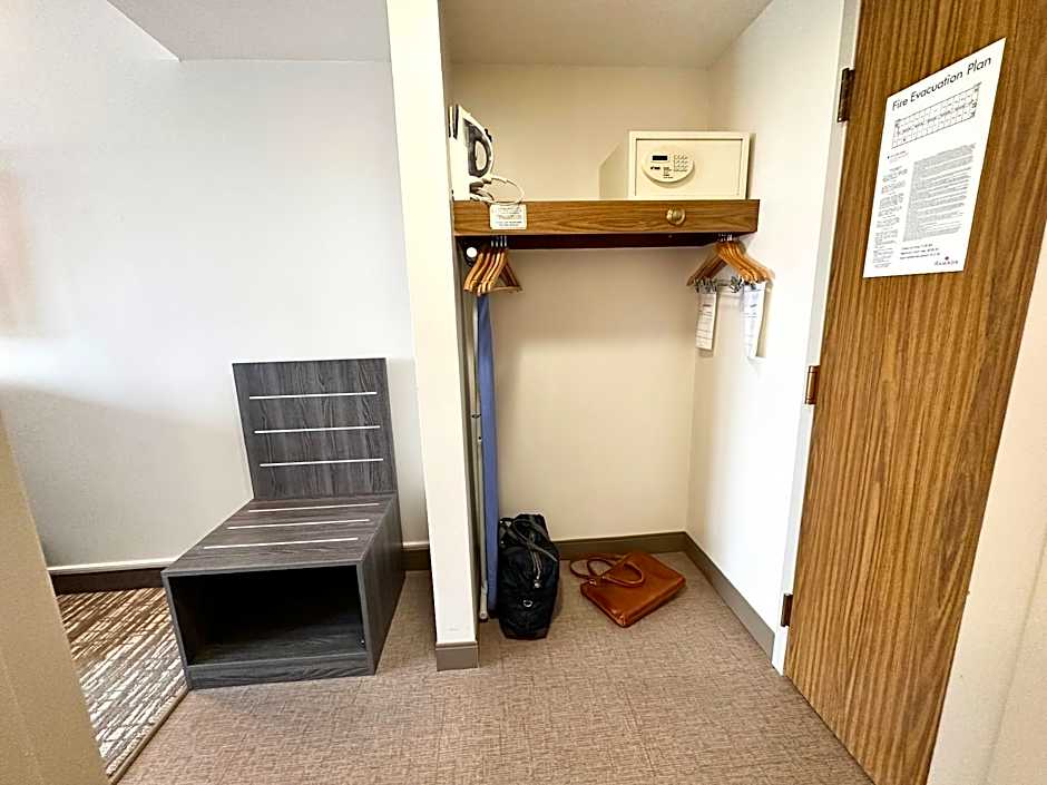 Ramada Cedar Rapids – Cedar Rapids, IA