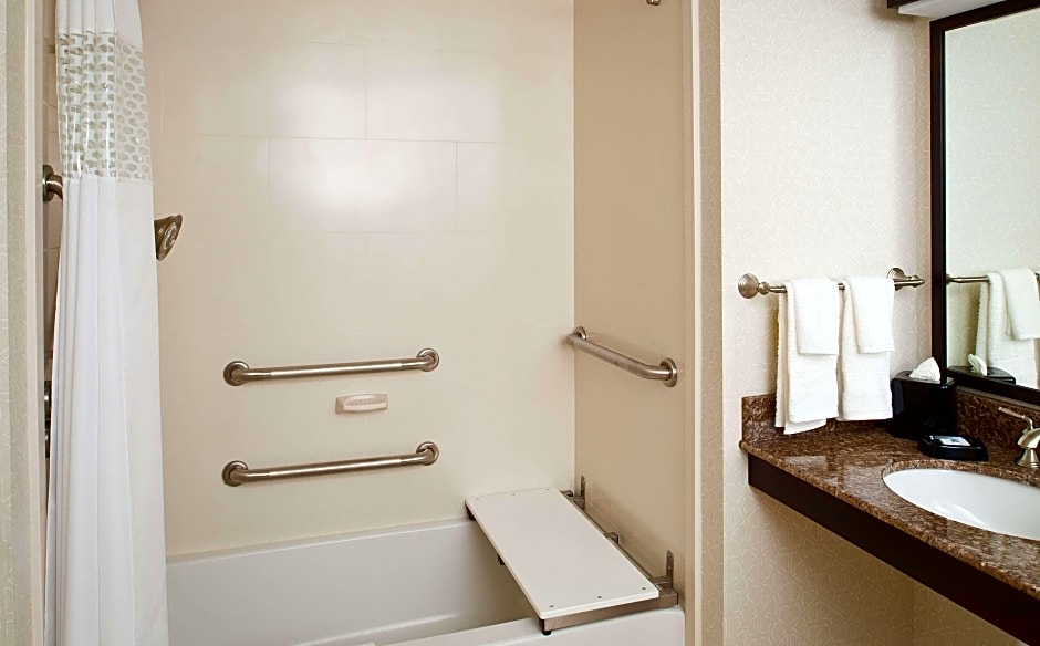 Photo 1 of 3 of 2 Queen Beds, Mobility Accessible, Bathtub