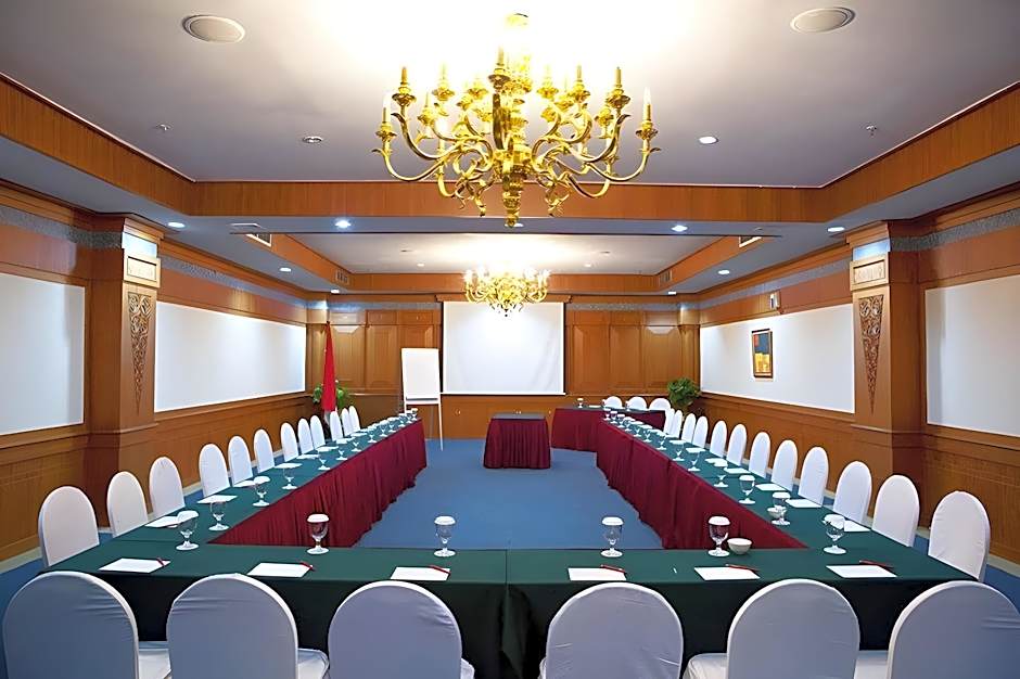 Planet Holiday Hotel & Residence