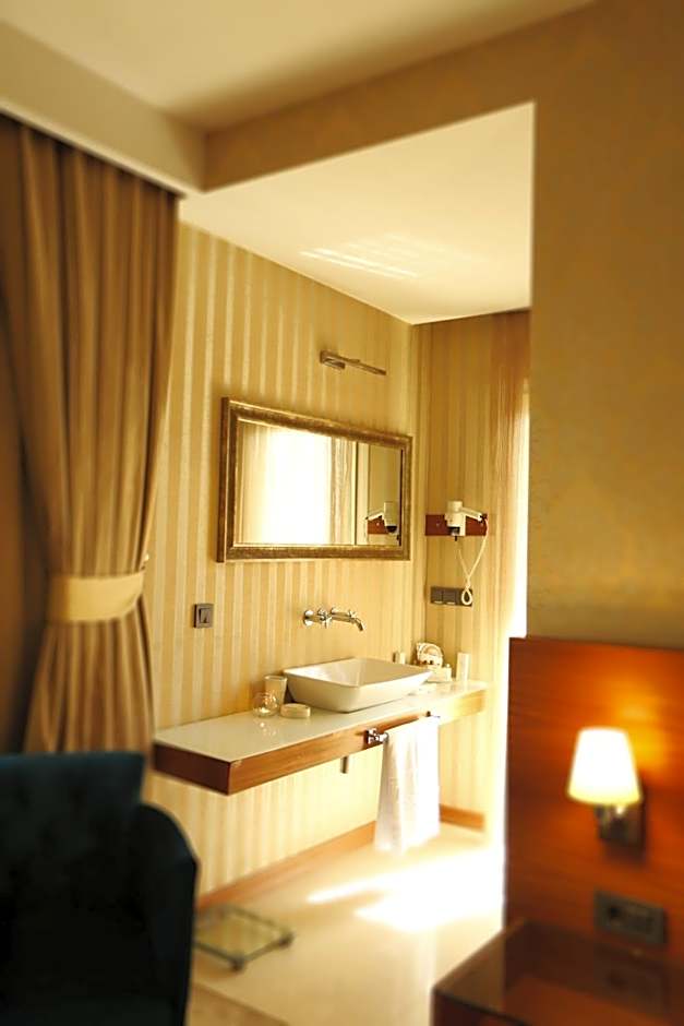 Riva Reşatbey Luxury Hotel