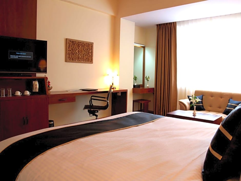 Eastern Palace Hotel