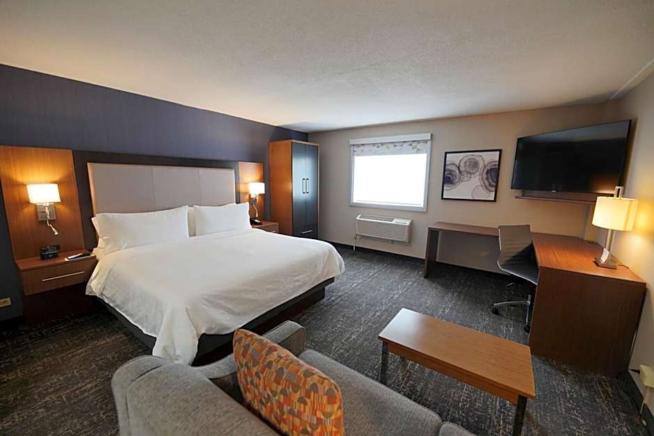 Holiday Inn & Suites Chicago-Carol Stream (Wheaton) By IHG