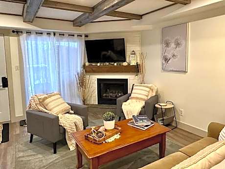 Beautiful tranquil centrally located condo