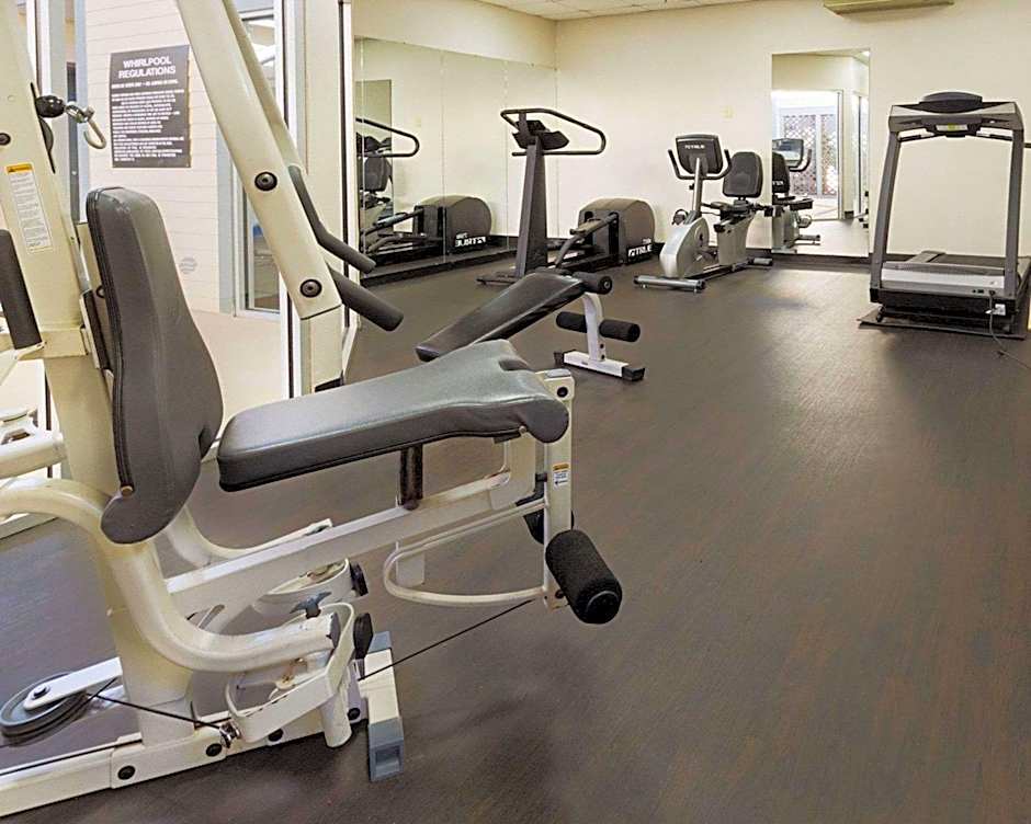 Comfort Inn & Suites Airport Syracuse