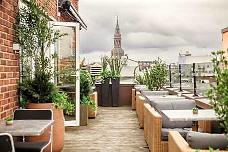 Home Hotel Folketeateret