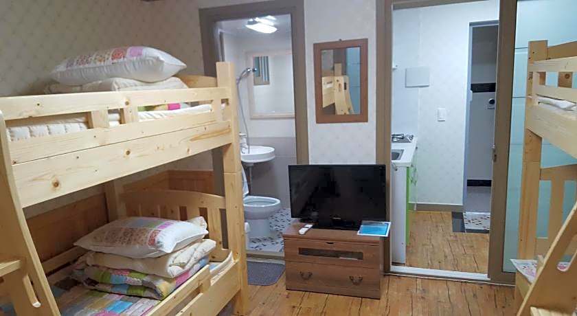 THE 1st Andong Hostel