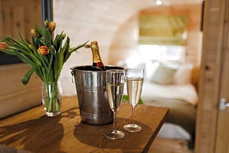 Oval Pod Lakeside Hot Tub