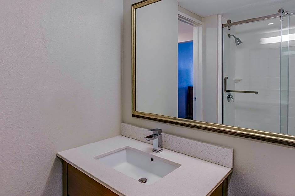 La Quinta Inn & Suites by Wyndham Philadelphia Airport