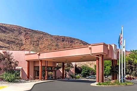 Quality Suites Moab near Arches National Park