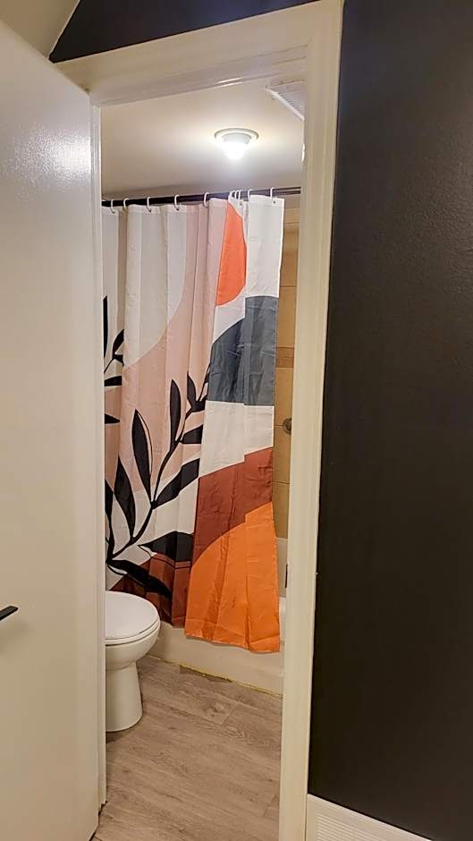 JstLikeHome - Old Ottawa Suite & Guesthouse