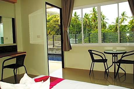 Deluxe Room Poolside