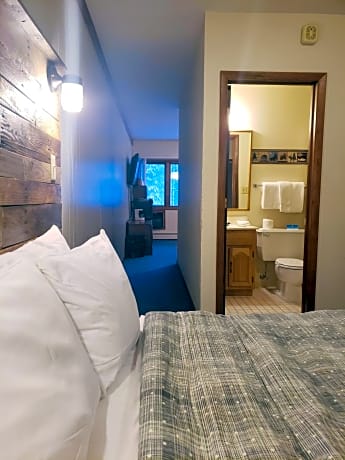 Deluxe Queen Room with Two Queen Beds