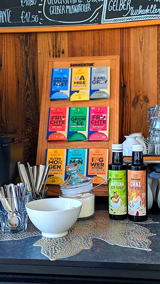 GästeHAUS & HOFladen Familie Öllerer