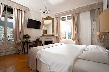 Double Economy with Balcony - Lake View